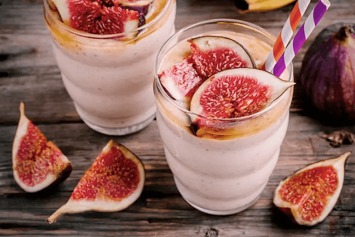 Fig smoothie with banana