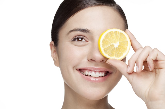How to use vitamin C on the face